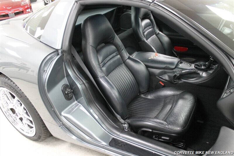 2003 Chevrolet Corvette 12