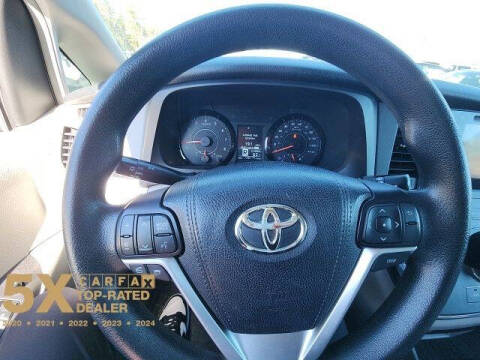 2017 Toyota Sienna LE 7-Passenger