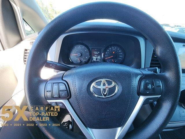 2017 Toyota Sienna LE 7-Passenger