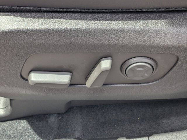 2025 Kia Carnival LX