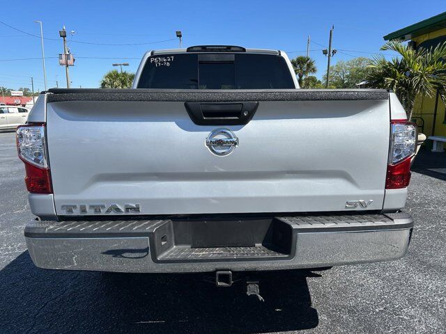 2017 Nissan Titan 5