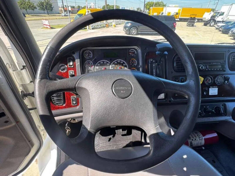 2017 Freightliner M2 106