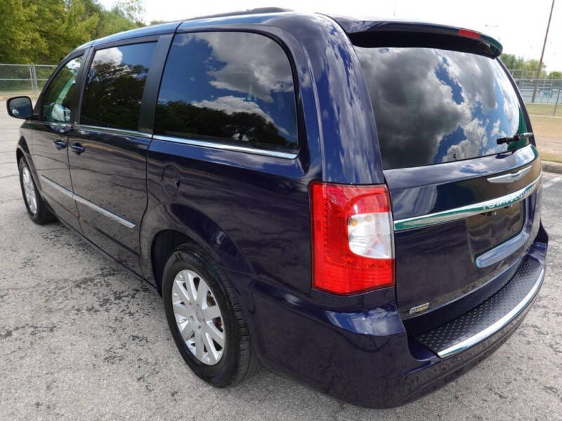 2014 Chrysler Town and Country Touring