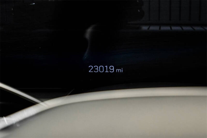 2024 Cadillac LYRIQ Luxury 1