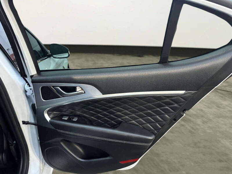 2019 Genesis G70 3.3T Advanced