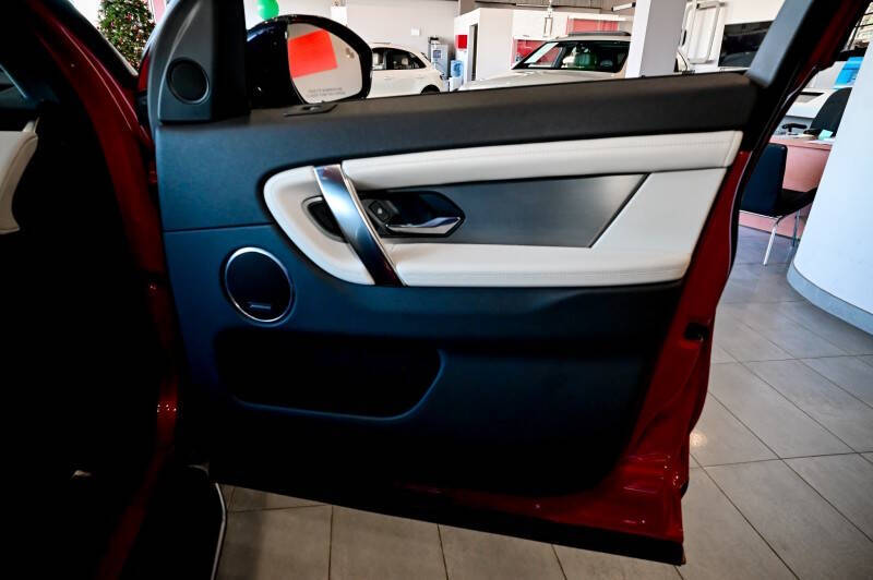 2022 Land Rover Discovery Sport P250 SE R-Dynamic