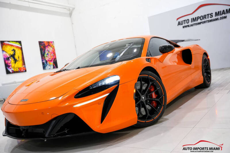 2023 McLaren Artura
