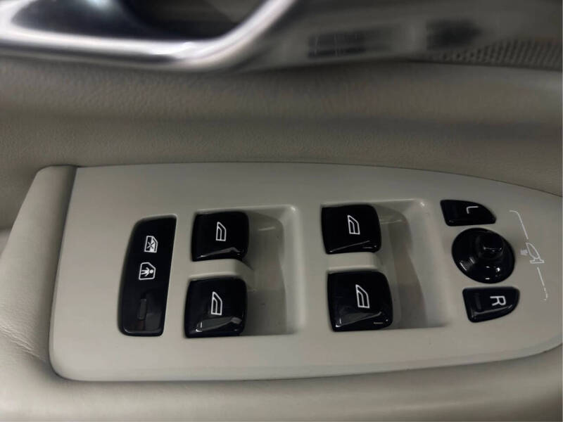 2020 Volvo XC90 T6 Inscription 6-Passenger