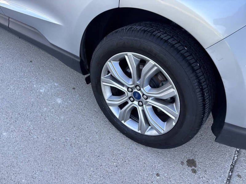 2022 Ford Edge Titanium