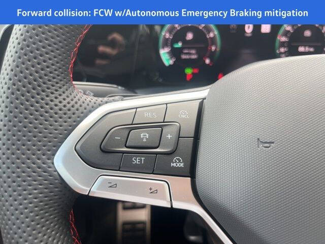 2025 Volkswagen Golf GTI SE