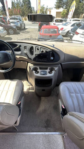 2002 Ford E-Series E-250 SD