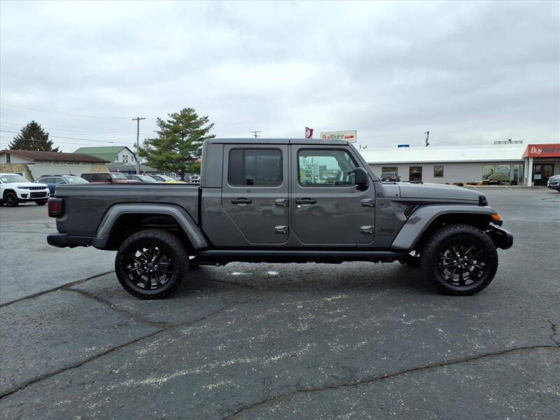 2024 Jeep Gladiator NightHawk