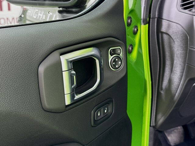 2025 Jeep Gladiator High Tide