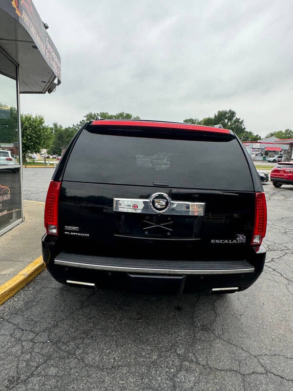 2012 Cadillac Escalade Platinum Edition