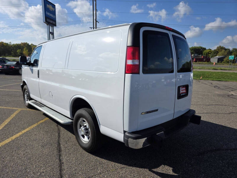 2023 Chevrolet Express 2500
