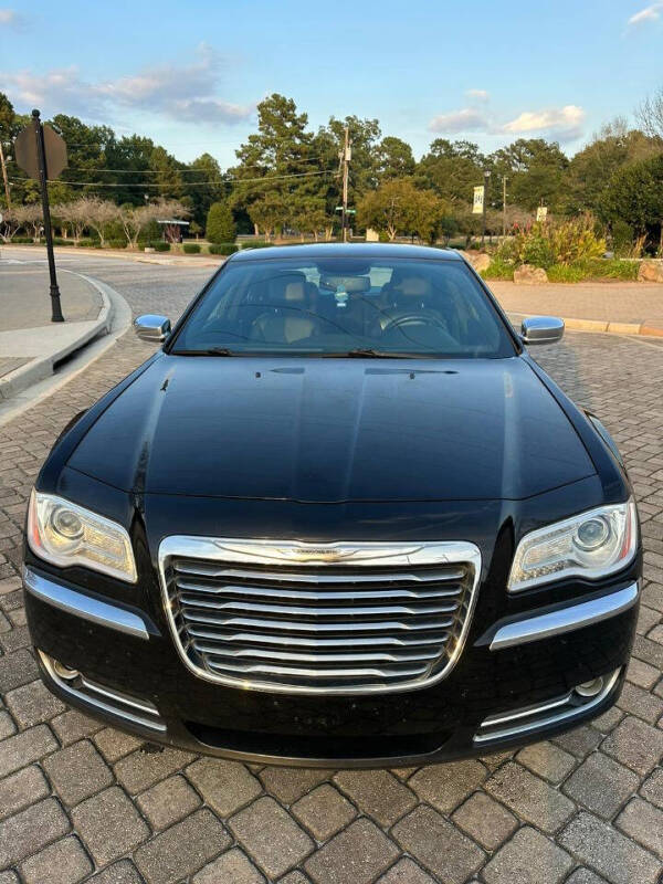 2011 Chrysler 300 null photo 15