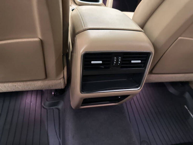 2023 Porsche Cayenne