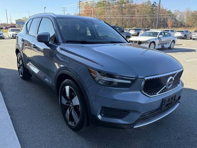 2020 Volvo XC40 T5 Momentum