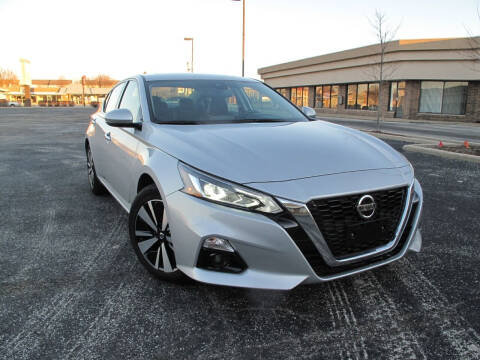 2019 Nissan Altima for sale at Future Motors in Addison IL