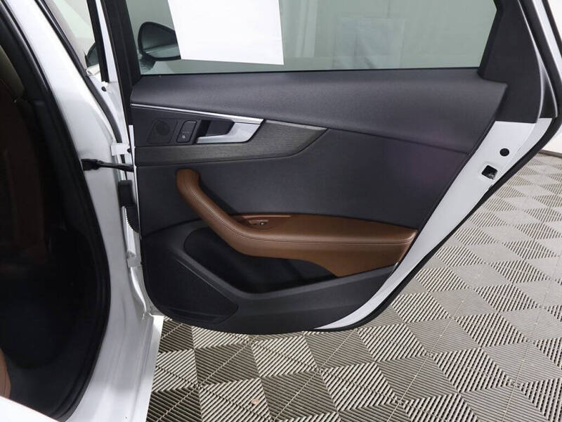 2019 Audi A4 quattro Premium Plus 45 TFSI