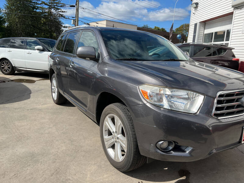 2009 Toyota Highlander for sale at New Park Avenue Auto Inc in Hartford CT