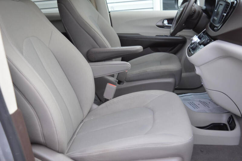 2017 Chrysler Pacifica LX