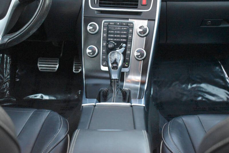 2016 Volvo S60 T5 Drive-E R-Design SE