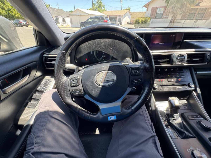 2017 Lexus IS 200t
