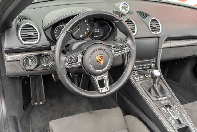 2022 Porsche 718 Boxster 21