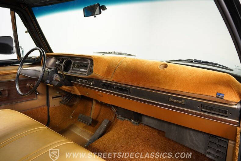 1977 Dodge D100 Pickup