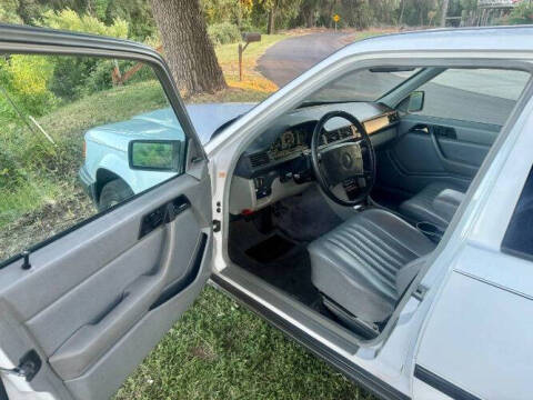 1986 Mercedes-Benz 300-Class