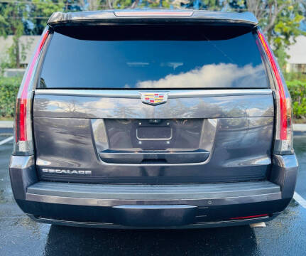 2017 Cadillac Escalade Luxury