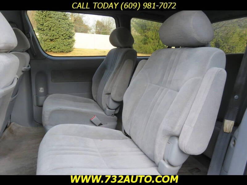2003 Toyota Sienna LE