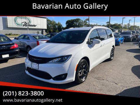 2018 Chrysler Pacifica for sale at Bavarian Auto Gallery in Bayonne NJ
