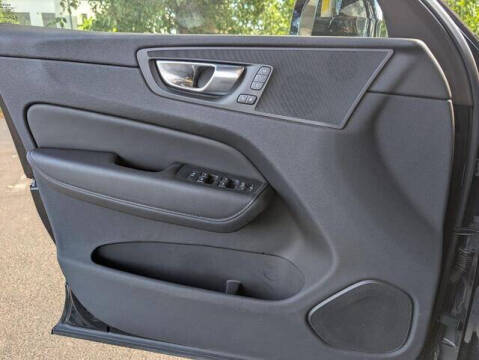 2025 Volvo XC60 B5 Plus Dark Theme