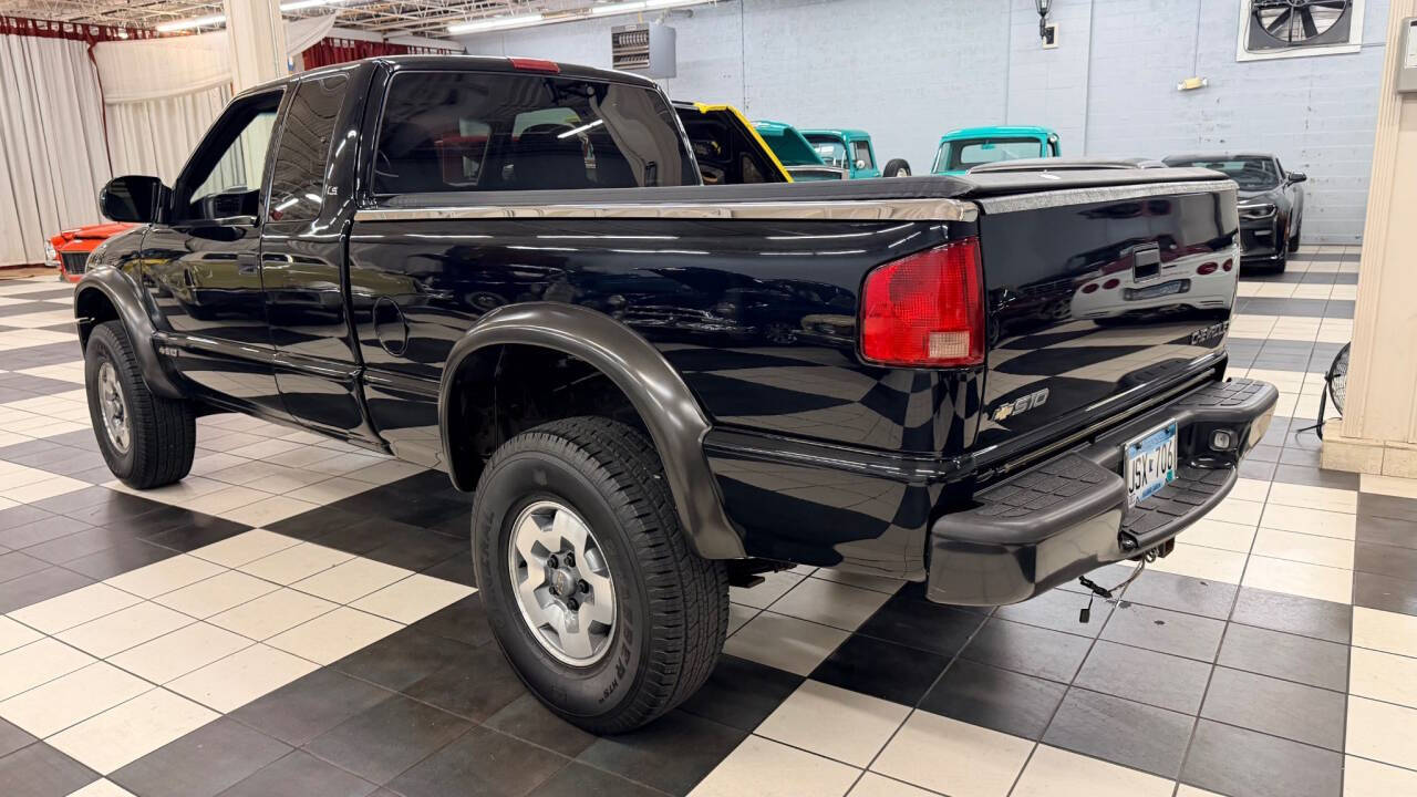 2003 Chevrolet S-10 6