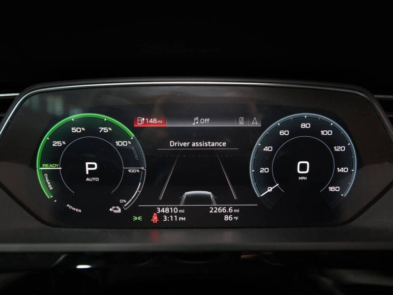 2019 Audi e-tron quattro Premium Plus