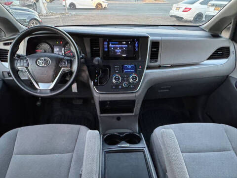 2017 Toyota Sienna