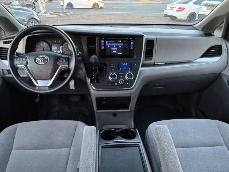 2017 Toyota Sienna