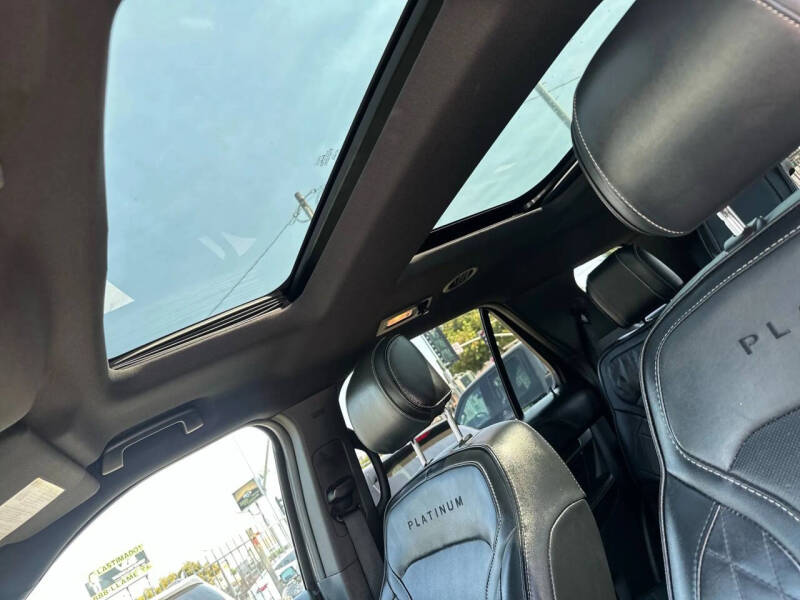 2017 Ford Explorer Platinum