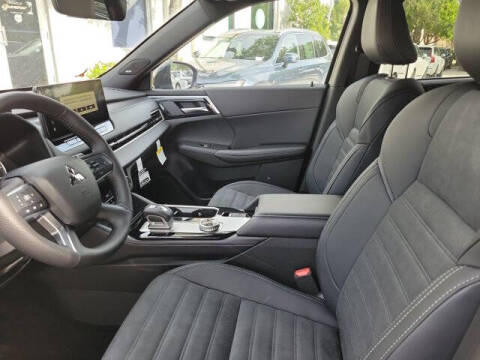 2026 Mitsubishi Outlander LE