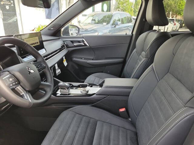 2026 Mitsubishi Outlander LE