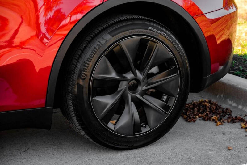 2025 Tesla Model Y Long Range