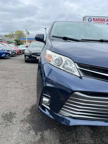 2020 Toyota Sienna XLE 7-Passenger