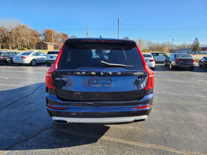 2017 Volvo XC90 T6 Momentum