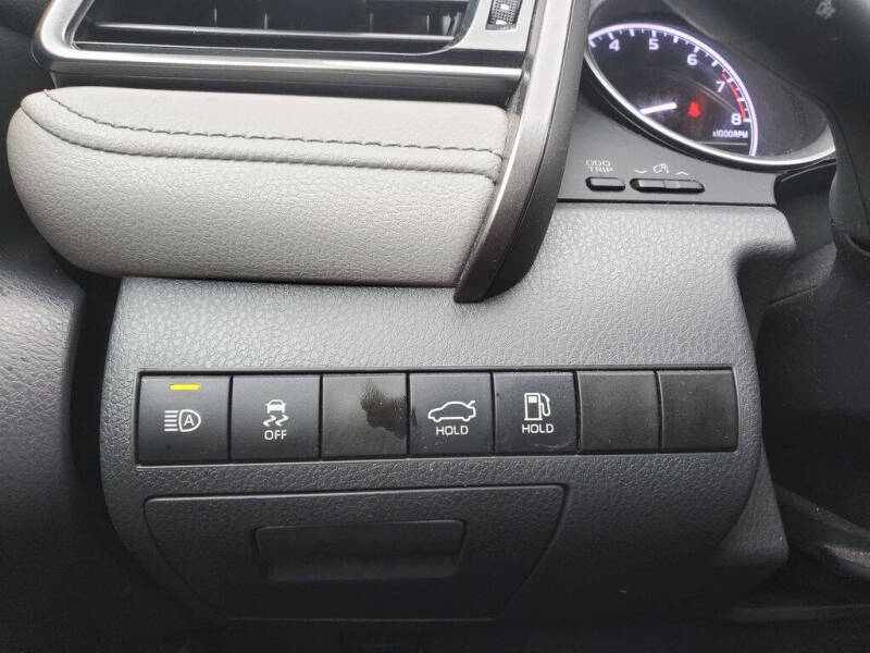 2022 Toyota Camry LE