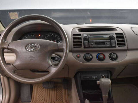 2004 Toyota Camry LE