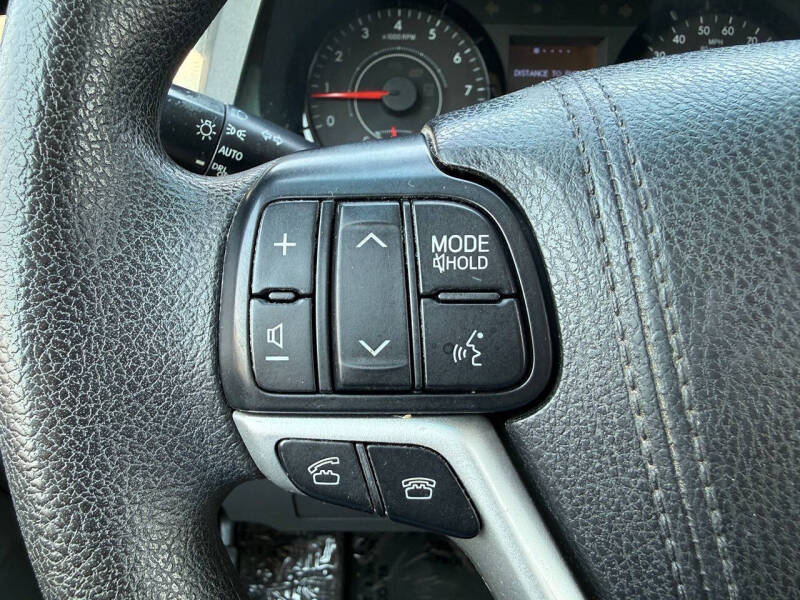 2017 Toyota Sienna LE 8-Passenger