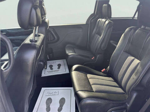 2016 Chrysler Town and Country S