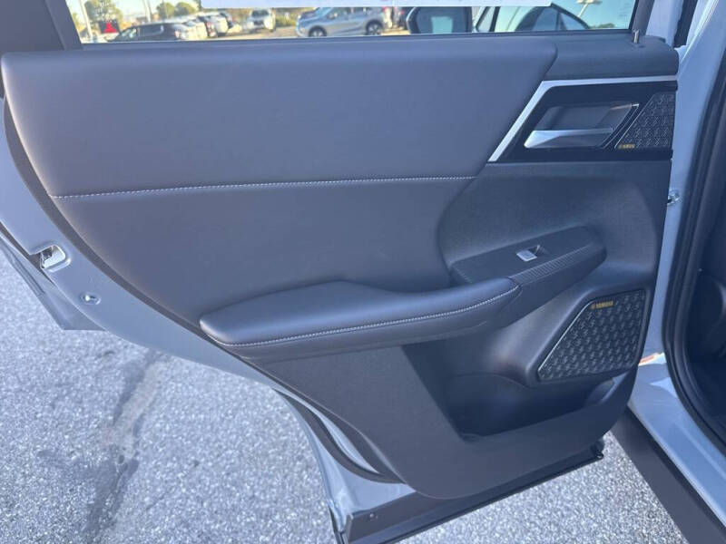 2026 Mitsubishi Outlander SE